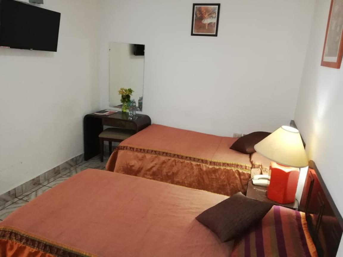 Hotel Grecia Real ซานซัลวาดอร์ ภายนอก รูปภาพ