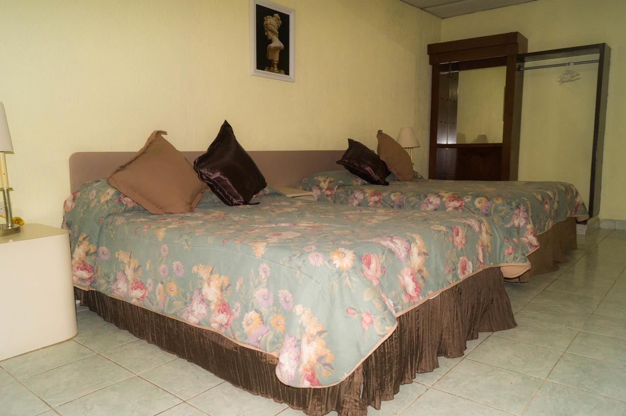 Hotel Grecia Real ซานซัลวาดอร์ ภายนอก รูปภาพ
