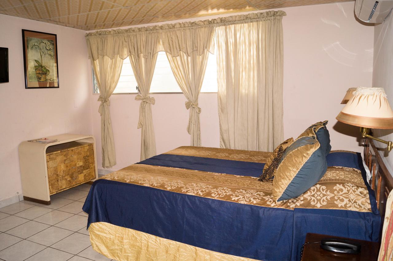 Hotel Grecia Real ซานซัลวาดอร์ ภายนอก รูปภาพ