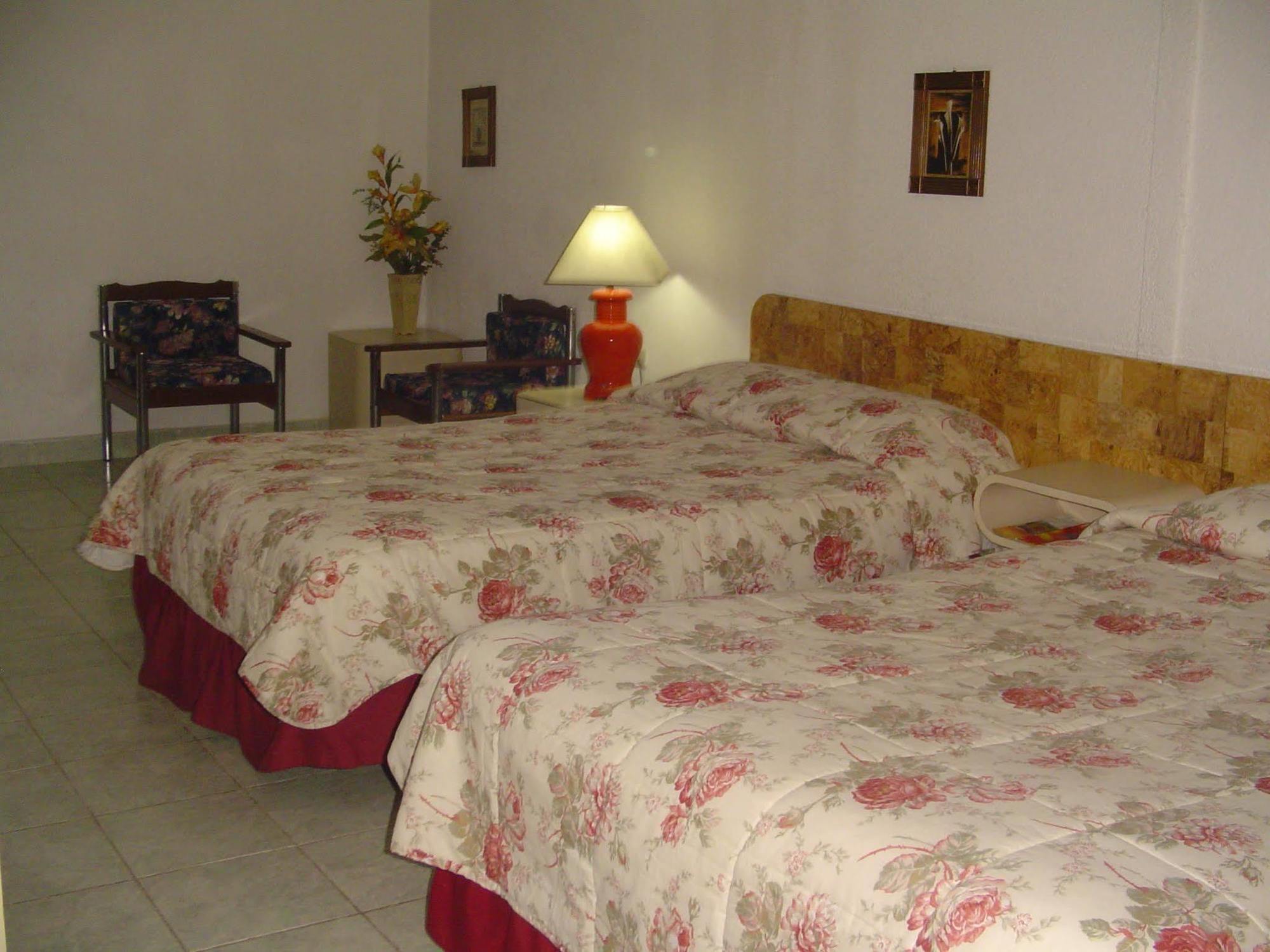 Hotel Grecia Real ซานซัลวาดอร์ ภายนอก รูปภาพ