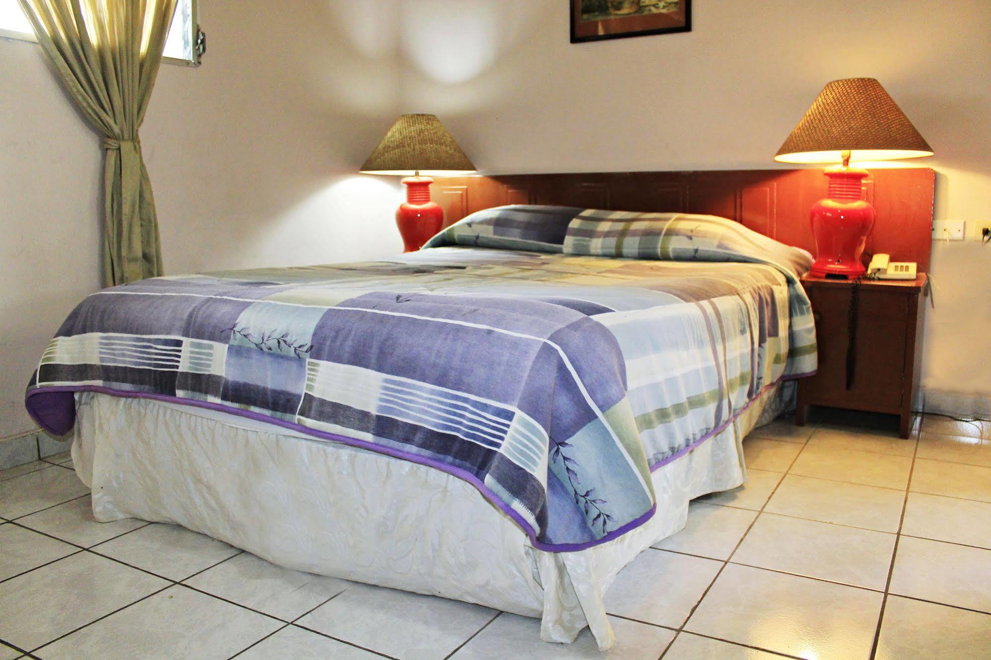 Hotel Grecia Real ซานซัลวาดอร์ ภายนอก รูปภาพ