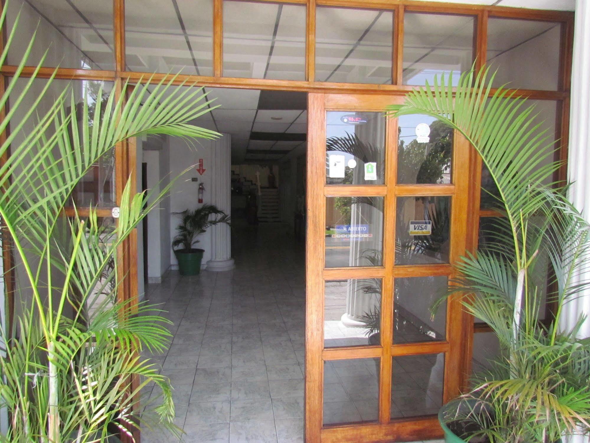 Hotel Grecia Real ซานซัลวาดอร์ ภายนอก รูปภาพ