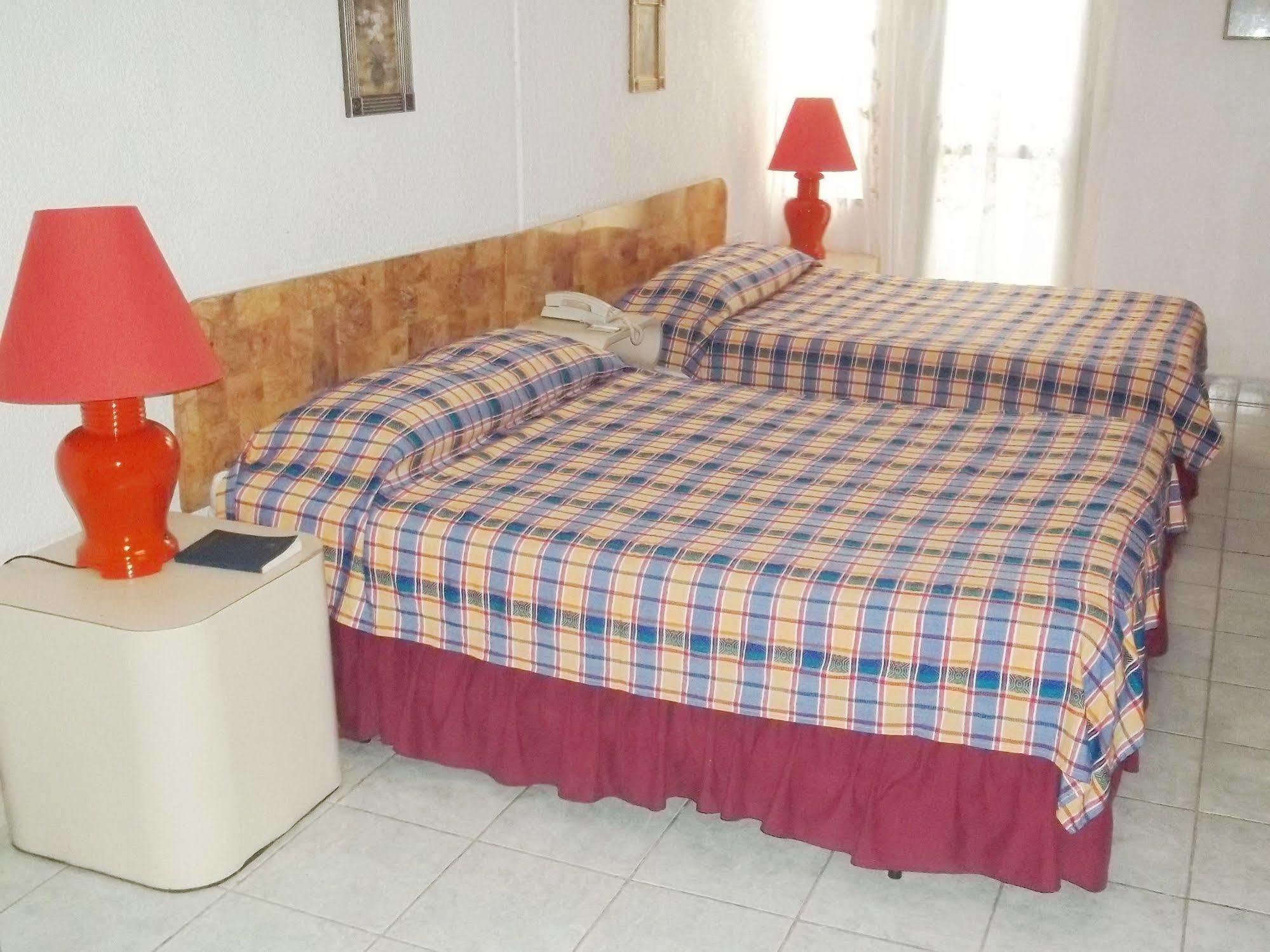 Hotel Grecia Real ซานซัลวาดอร์ ภายนอก รูปภาพ