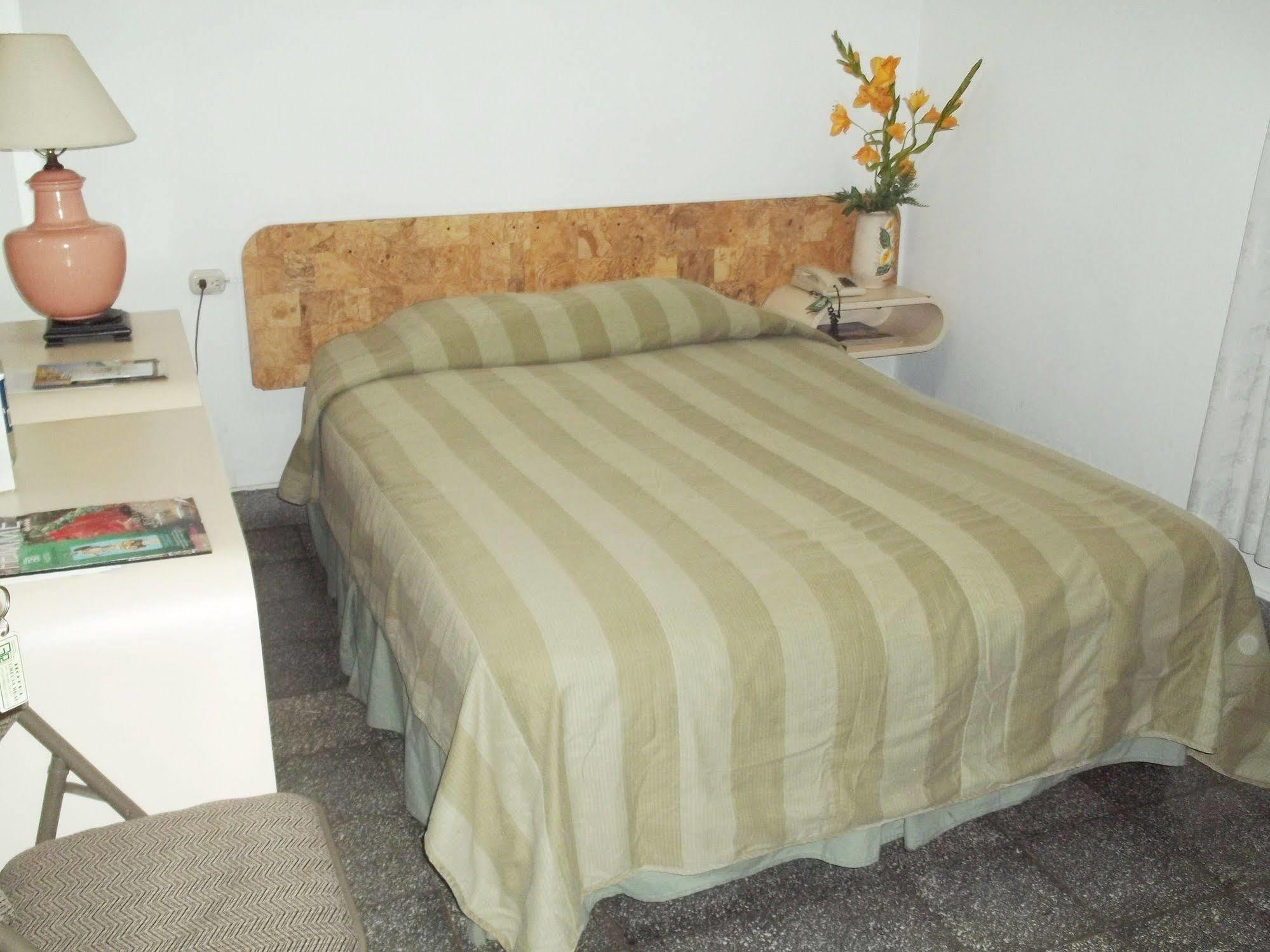 Hotel Grecia Real ซานซัลวาดอร์ ภายนอก รูปภาพ