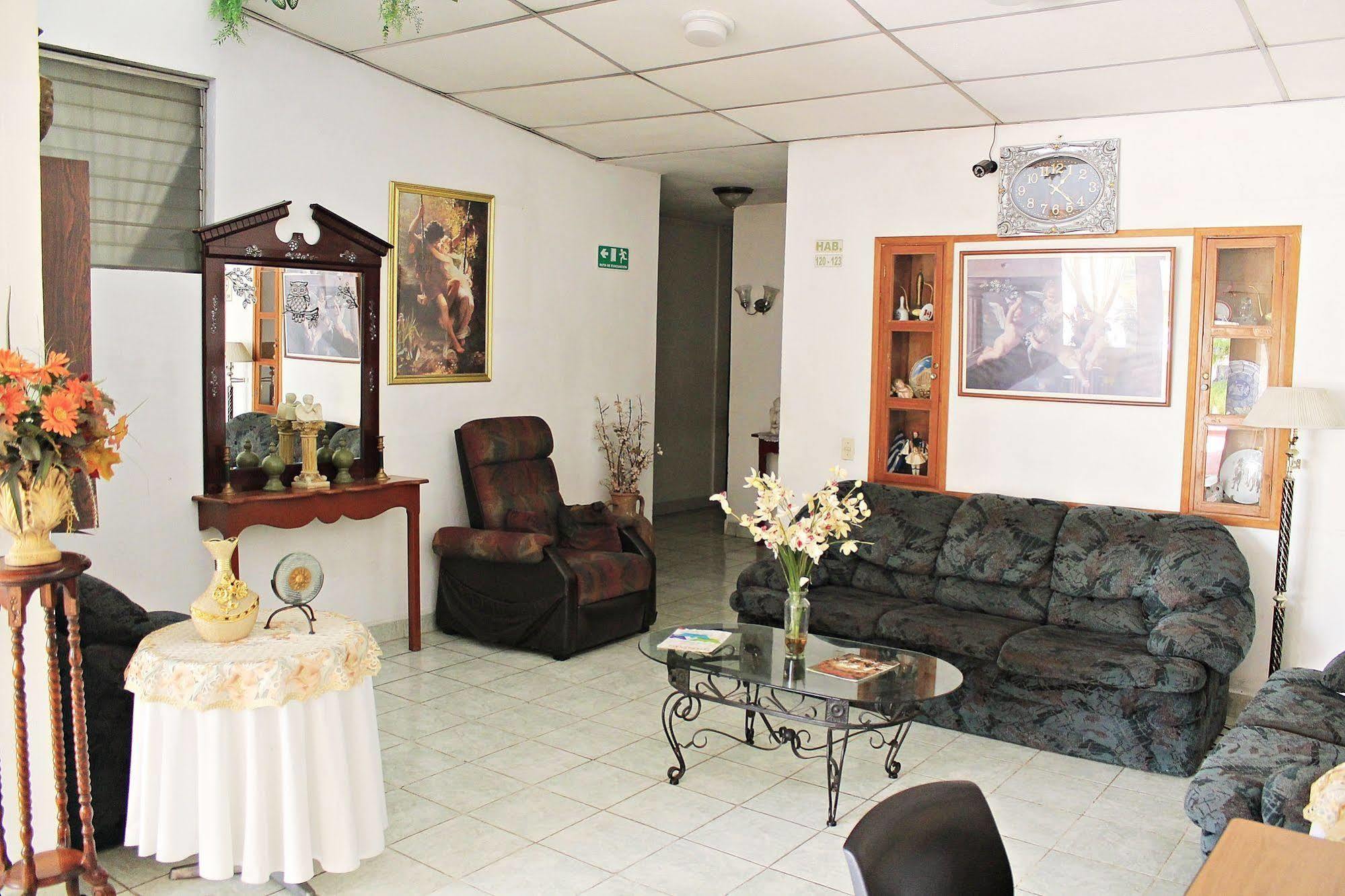 Hotel Grecia Real ซานซัลวาดอร์ ภายนอก รูปภาพ