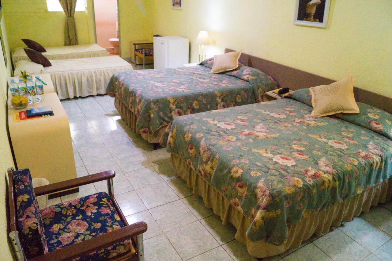 Hotel Grecia Real ซานซัลวาดอร์ ภายนอก รูปภาพ